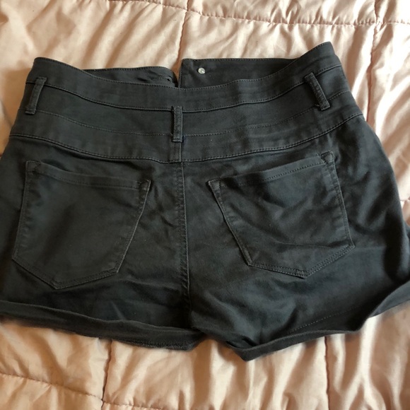Worn, in great condition soft short - Picture 2 of 3